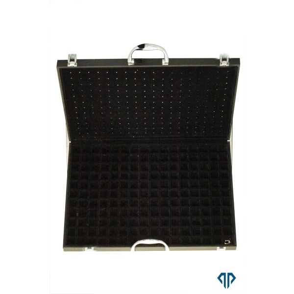 _06-stand_body_piercing